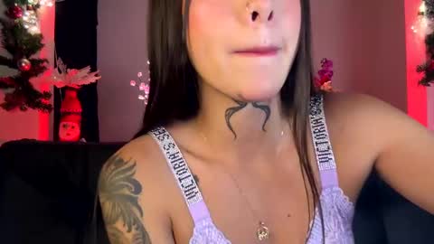 Snapshot of annaa__ chatting on December 9, 1:07 am annaa__ online show from December 9, 1:07 am