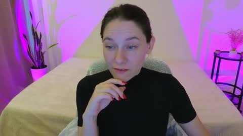 annaabels online show from November 5, 6:15 am