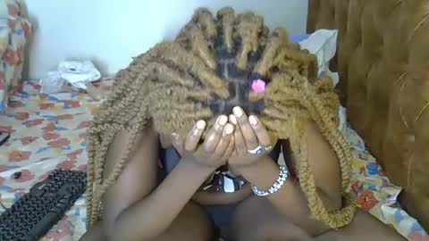 Snapshot of annabellapretty chatting on February 19, 5:05 am annabellapretty online show from February 19, 5:05 am