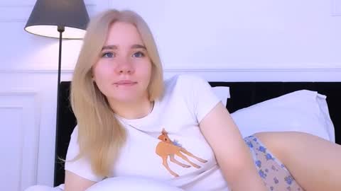 AnnaBelle online show from October 14, 2:25 am