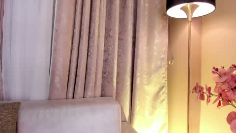 AnnaBrooks online show from May 14, 6:28 pm