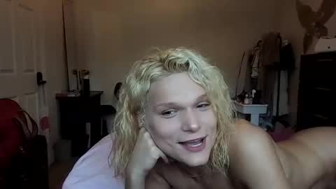 AnnaMarrie online show from November 9, 4:43 pm