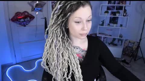 Anna online show from February 18, 3:01 pm