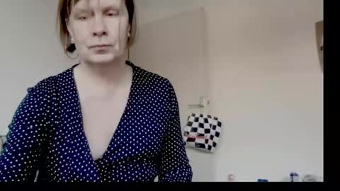 annapretty777 online show from January 18, 2:04 pm