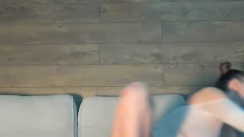 annasplash online show from February 12, 6:19 am