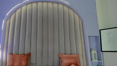 A N N A V I C online show from September 13, 2:25 am