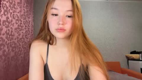 anne_blossomm online show from February 26, 5:38 pm