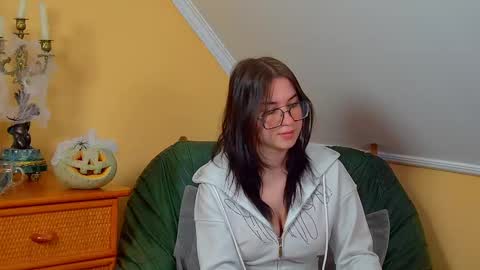 Anne online show from October 31, 6:47 am