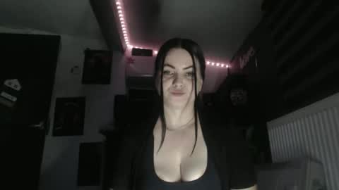 annebellee69 online show from October 7, 8:38 pm