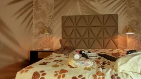 Anne online show from March 29, 8:38 am