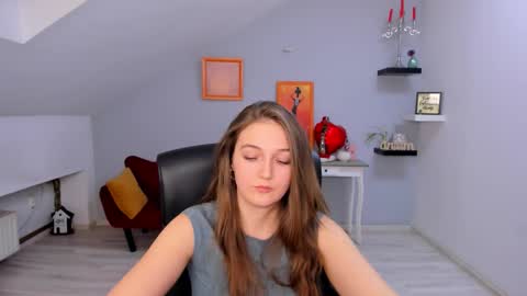 annewilsonn online show from February 26, 4:21 pm