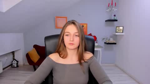 annewilsonn online show from February 23, 1:57 pm