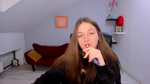 annewilsonn online show from March 11, 5:54 am