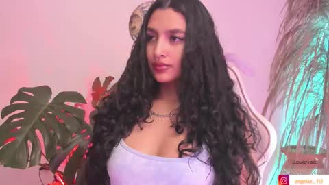 Angel online show from December 17, 5:19 pm