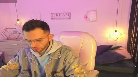 Annie And Ryan  online show from February 4, 2:59 am