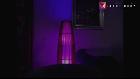 JEANNE no olvides seguirme dont forget follow me  uu online show from November 8, 10:57 pm