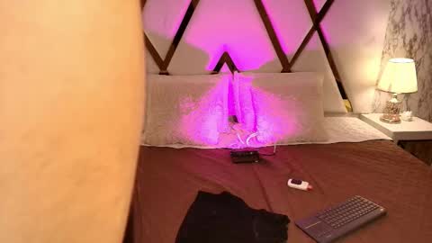 Annie online show from February 25, 12:36 am