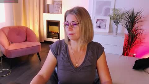 Annie online show from October 5, 5:38 am