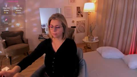 Annie online show from February 20, 6:26 am