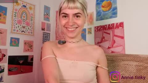 annietinky online show from March 21, 3:12 am