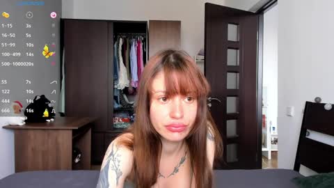 annisefoxy online show from April 13, 8:18 am