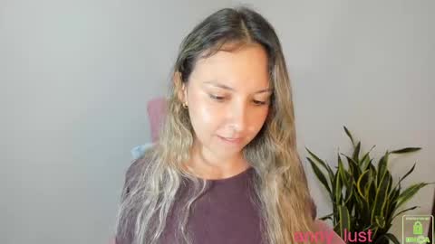 Issabela online show from October 20, 5:07 pm