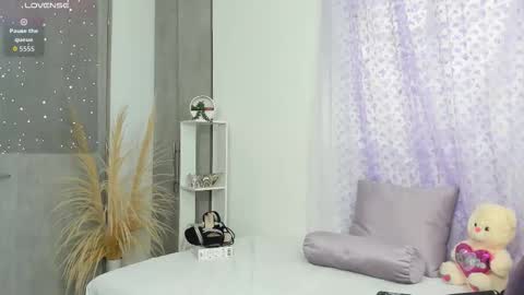 Anny online show from January 13, 6:05 pm