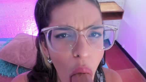 Annyluna online show from December 3, 5:17 pm