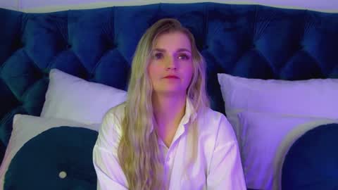 annyraii online show from February 9, 6:06 am