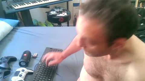 Snapshot of anssyboy696 chatting on January 24, 3:22 am anssyboy696 online show from January 24, 3:22 am