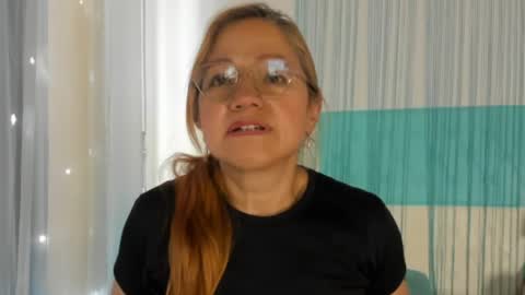 anthonela_mature_ online show from June 3, 8:36 pm