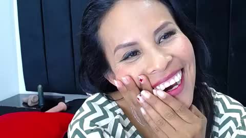 Anthonelaa   online show from March 6, 1:05 am