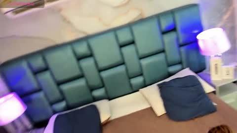 anthonelaDuque online show from January 15, 12:03 pm