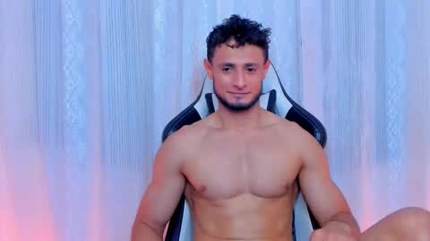 Adonys Creeb online show from November 17, 4:48 am