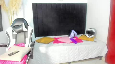       online show from April 21, 2:51 am