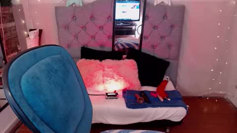 antolyh_c online show from March 6, 2:49 pm