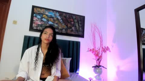 Snapshot of antonellahall_ chatting on January 17, 11:49 am AntonellaHall  online show from January 17, 11:49 am