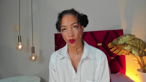 Snapshot of antonellahall_ chatting on March 8, 12:20 pm AntonellaHall  online show from March 8, 12:20 pm