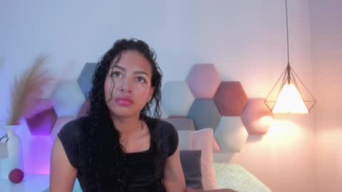 Snapshot of antonellahall_ chatting on February 17, 12:16 pm AntonellaHall  online show from February 17, 12:16 pm