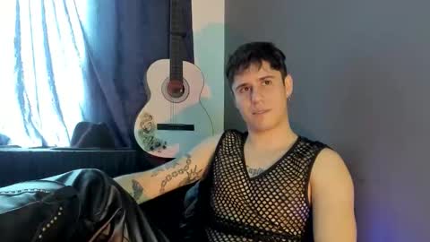 antonnello_ online show from November 20, 3:09 pm