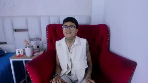 antony_d_ossa online show from May 6, 9:10 pm