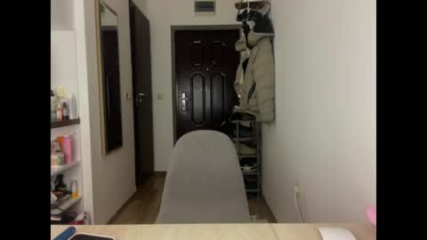 Aneutta online show from July 25, 6:28 pm