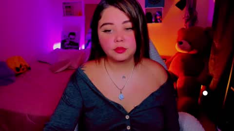   Independent model  online show from March 3, 2:36 am