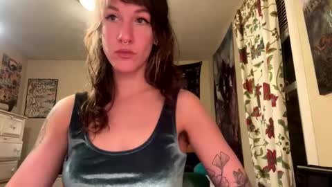 ApacheRose online show from February 10, 5:25 am