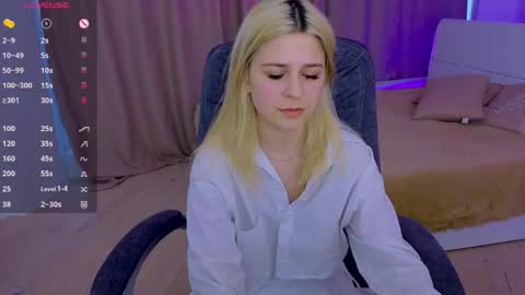 ApheliaStar online show from April 8, 3:37 pm