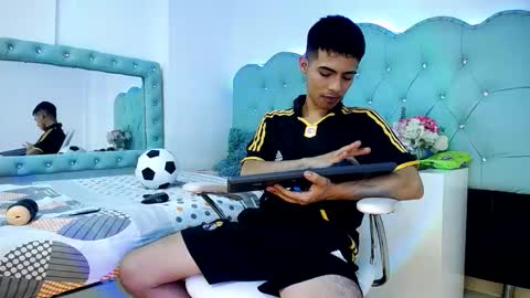 Apolo Richards online show from February 17, 8:41 pm