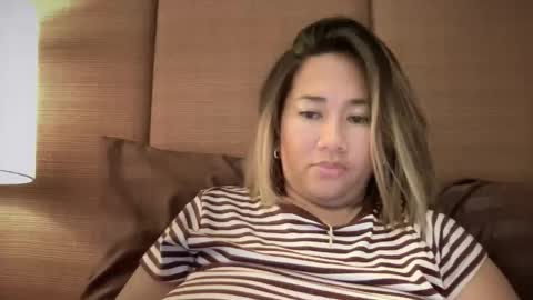 Snapshot of apple_pie_love chatting on October 14, 2:20 pm Anika online show from October 14, 2:20 pm