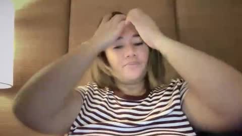 Snapshot of apple_pie_love chatting on October 15, 5:47 pm Anika online show from October 15, 5:47 pm