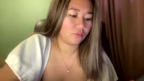 Snapshot of apple_pie_love chatting on February 21, 8:18 am Anika online show from February 21, 8:18 am