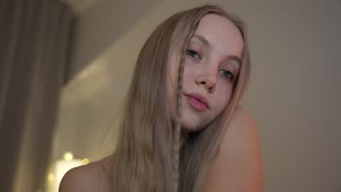 Snapshot of appr0ved chatting on January 24, 3:13 pm REYNA my friend online show from January 24, 3:13 pm